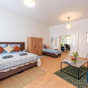 Retreat Downtown Prag